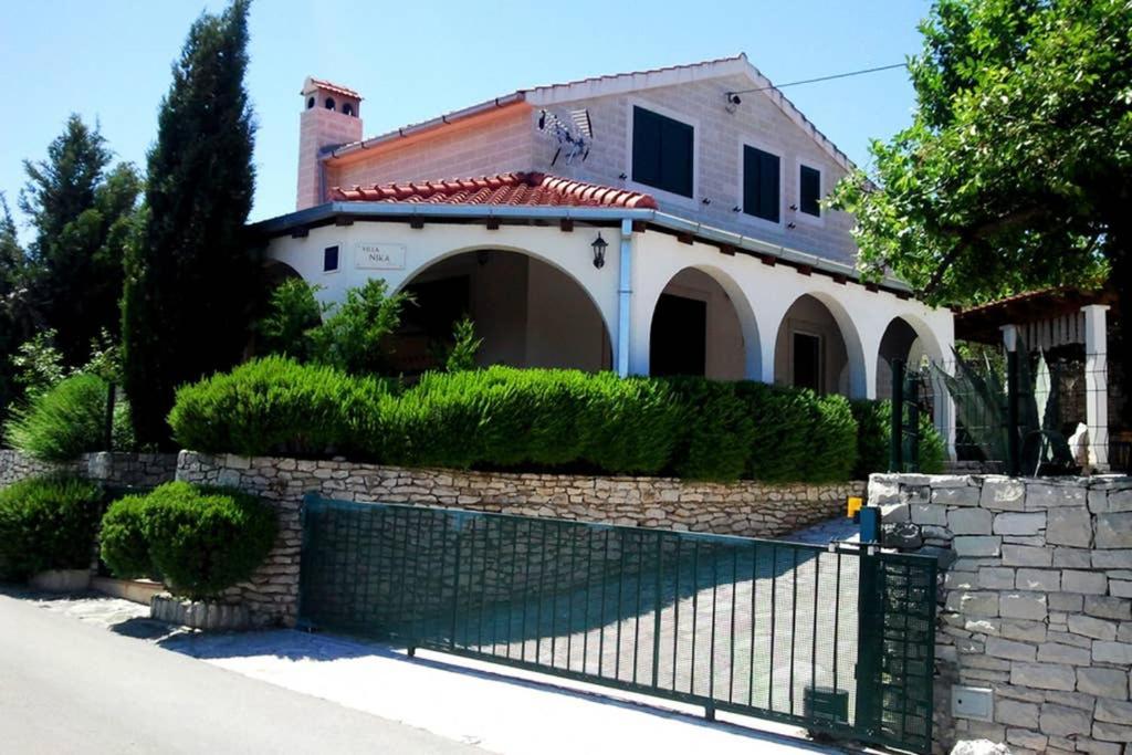 Charming Villa Nika With The Pool Supetar Exterior photo