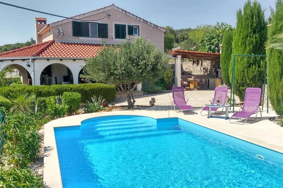 Charming Villa Nika With The Pool Supetar Exterior photo