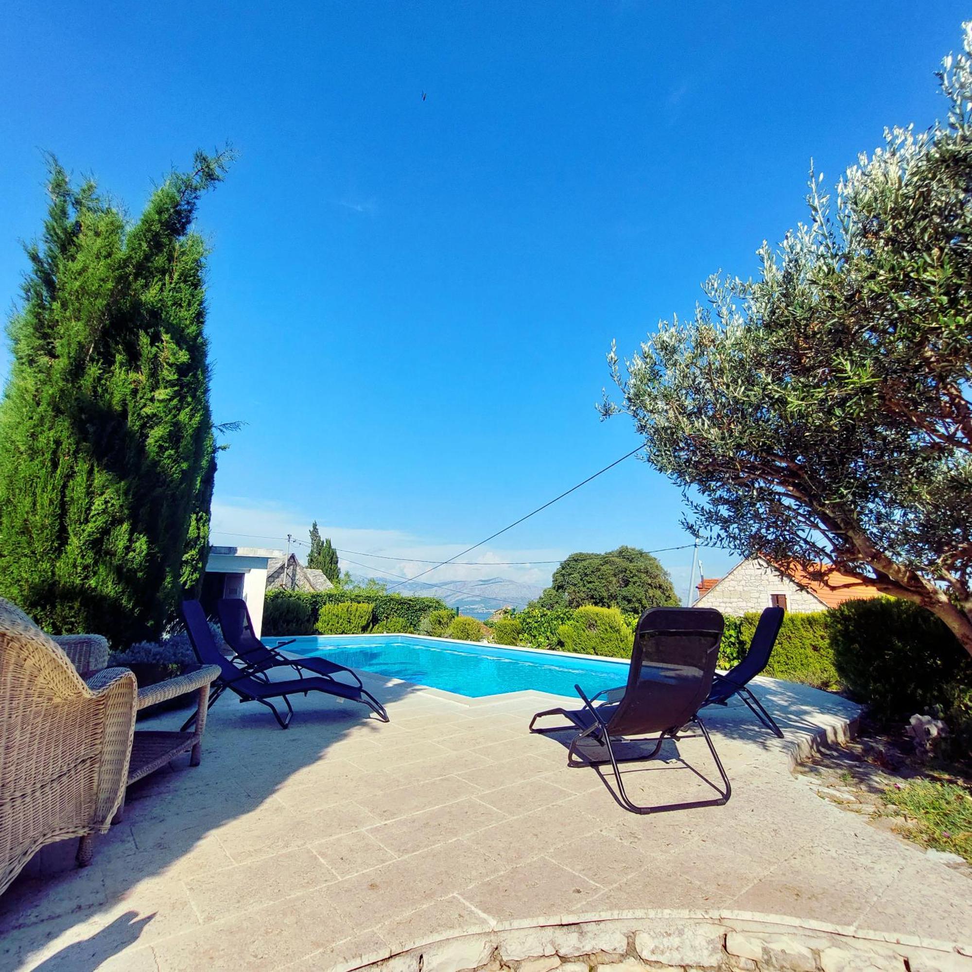 Charming Villa Nika With The Pool Supetar Exterior photo